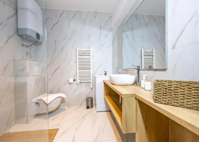 Beachfront Wave Srzic * Makarská