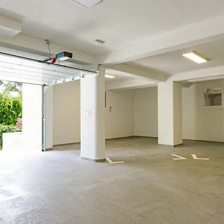 Beachfront Wave Srzic Apartment