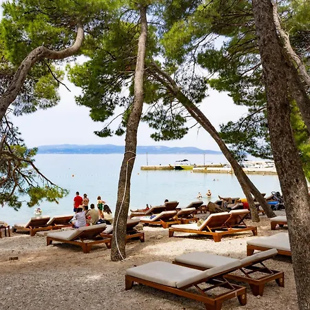 Beachfront Wave Srzic Makarska