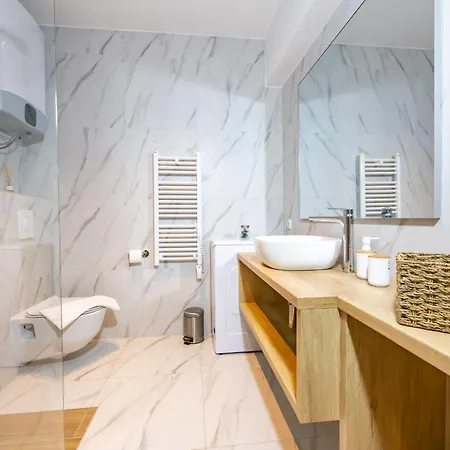 Beachfront Wave Srzic * Makarská